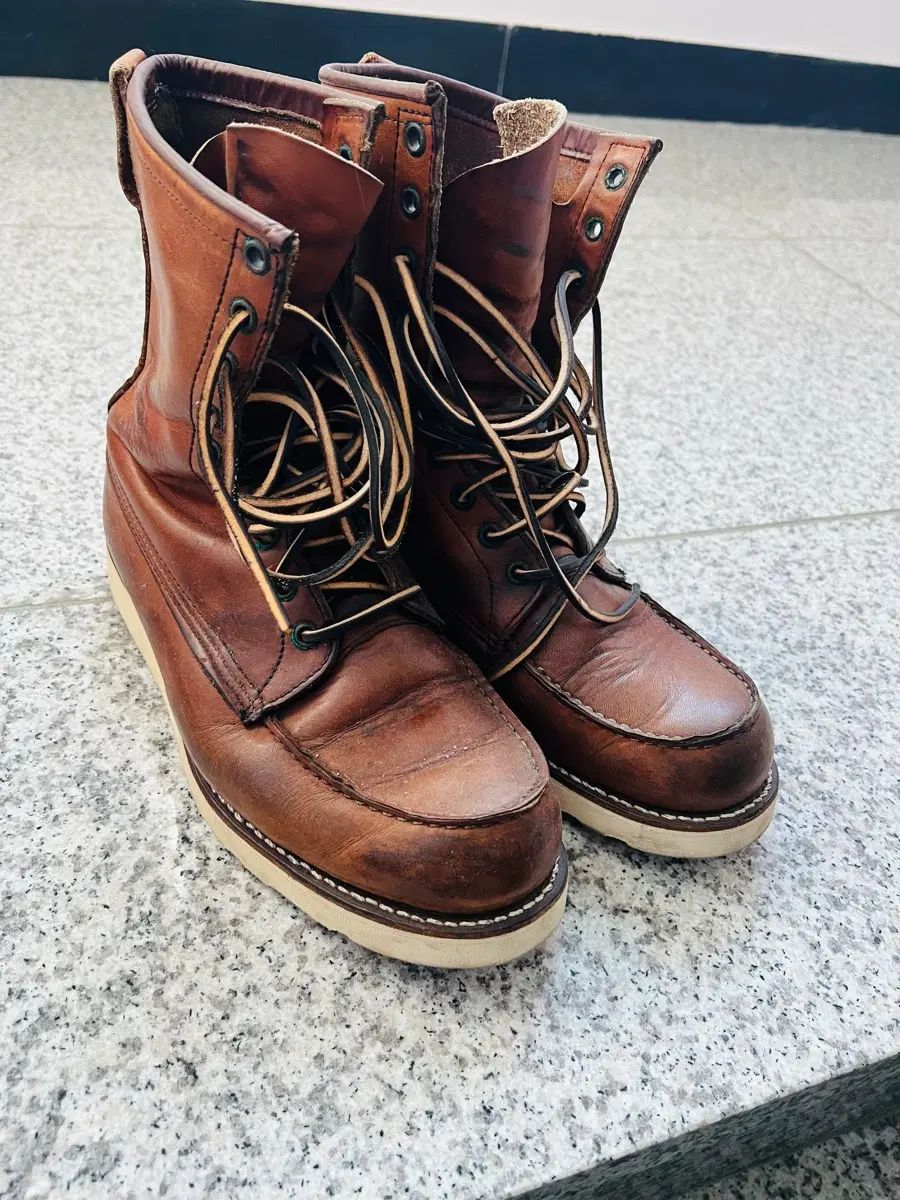 RED WING 877 9 1/2 D