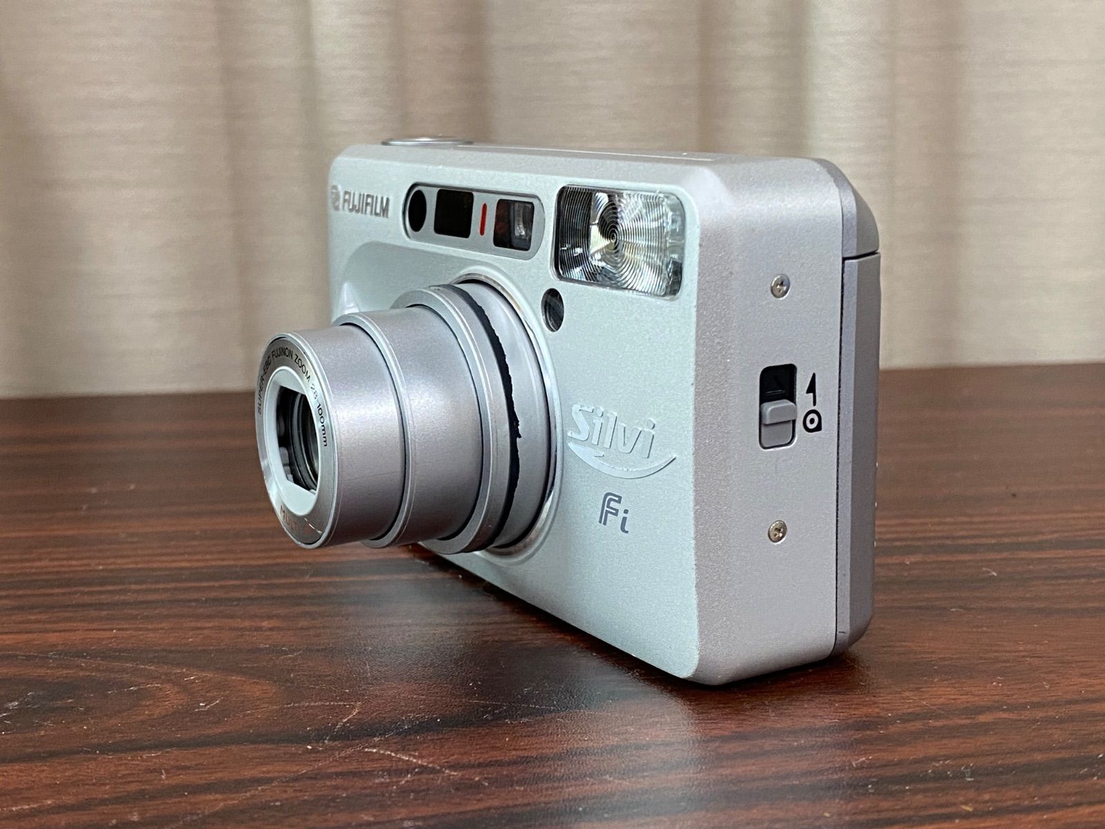 富士フィルムのコンパクトフィルムカメラSilvi Fi 美品 - メルカリ