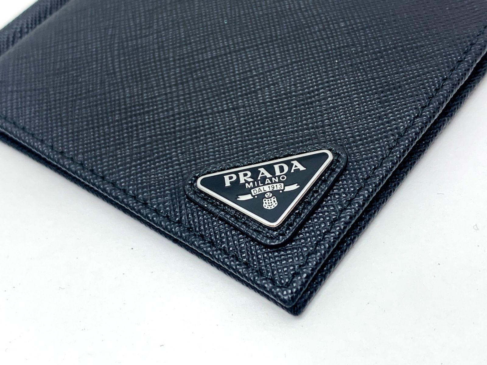 PRADA プラダ 黒 ブラック サフィアーノ 三角ロゴ トライアングルロゴ