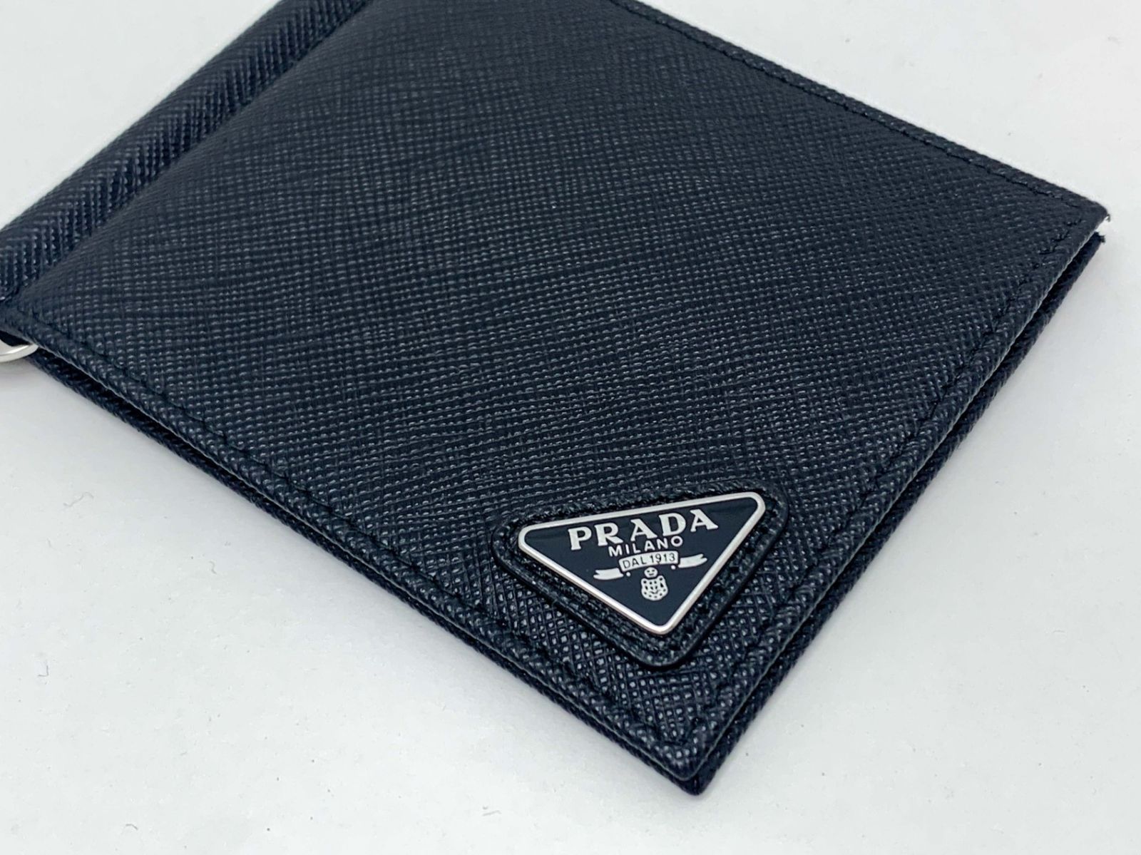 PRADA プラダ 黒 ブラック サフィアーノ 三角ロゴ トライアングルロゴ