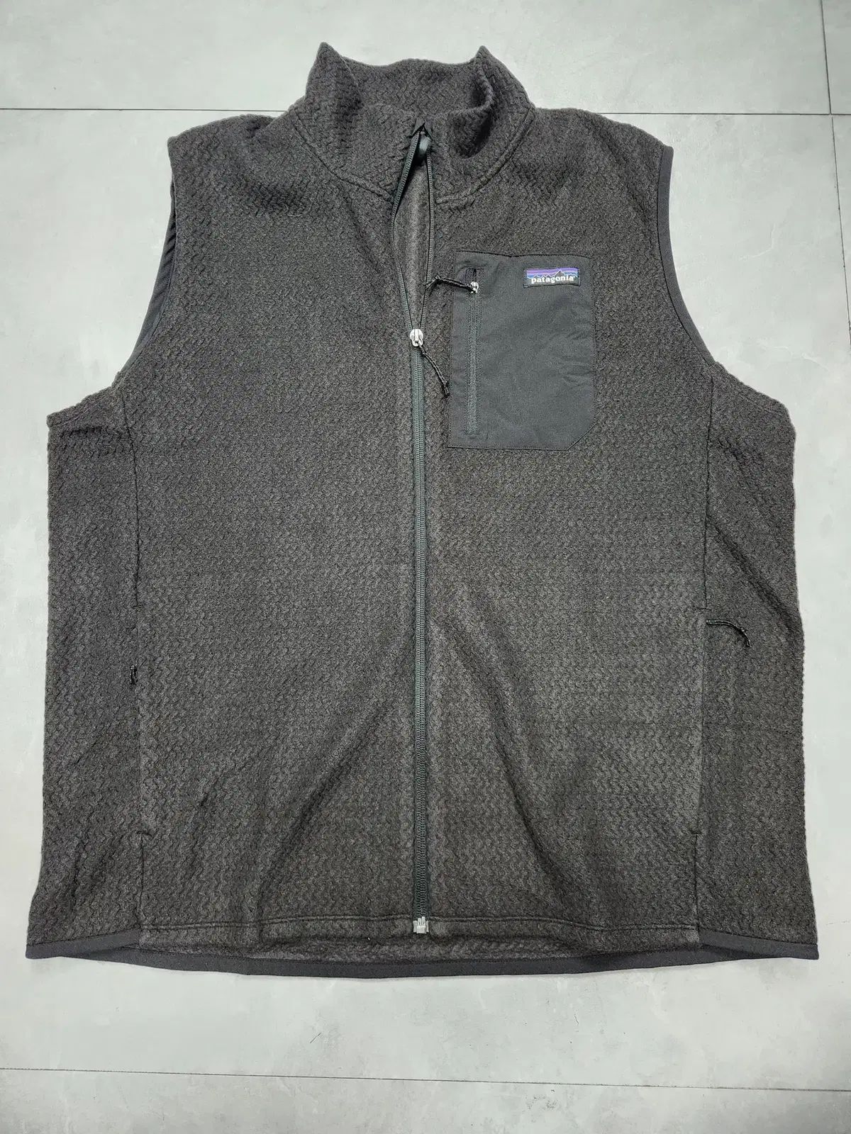 105 patagonia パタゴニア メンズ R1 エア ベスト