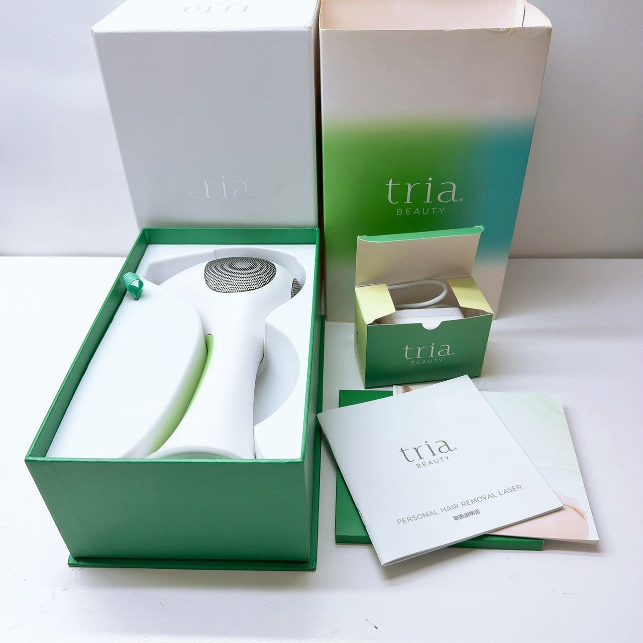 専用購入不可　美品　Tria レーザー脱毛器 LHR 4.0 ほぼ未使用＊付属品完備》 トリア パーソナルレーザー 4X Tria LHR 4.0