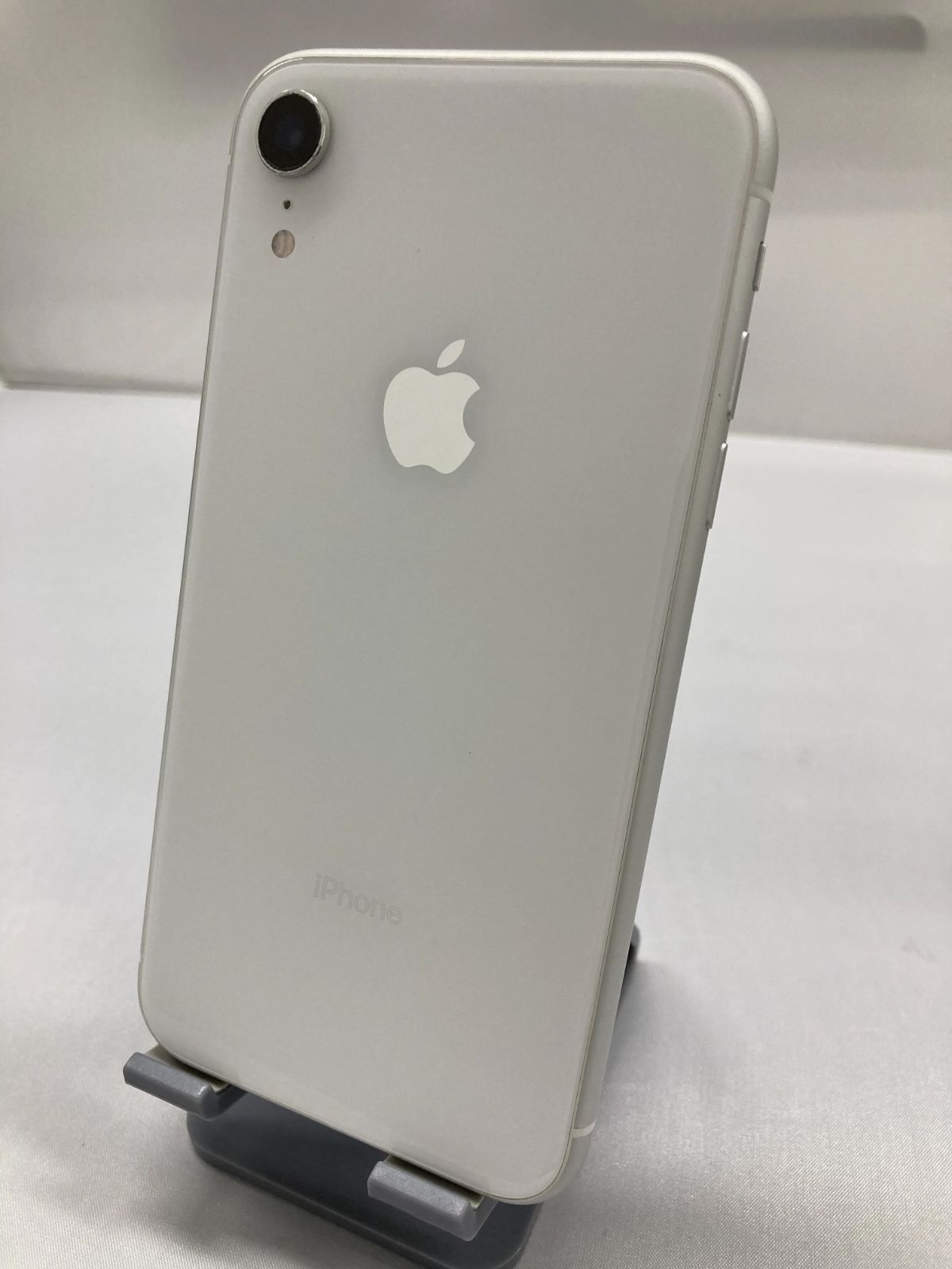 iPhone XR 128GB ホワイト SIMフリー バッテリー100％ NW制限〇 - メルカリ