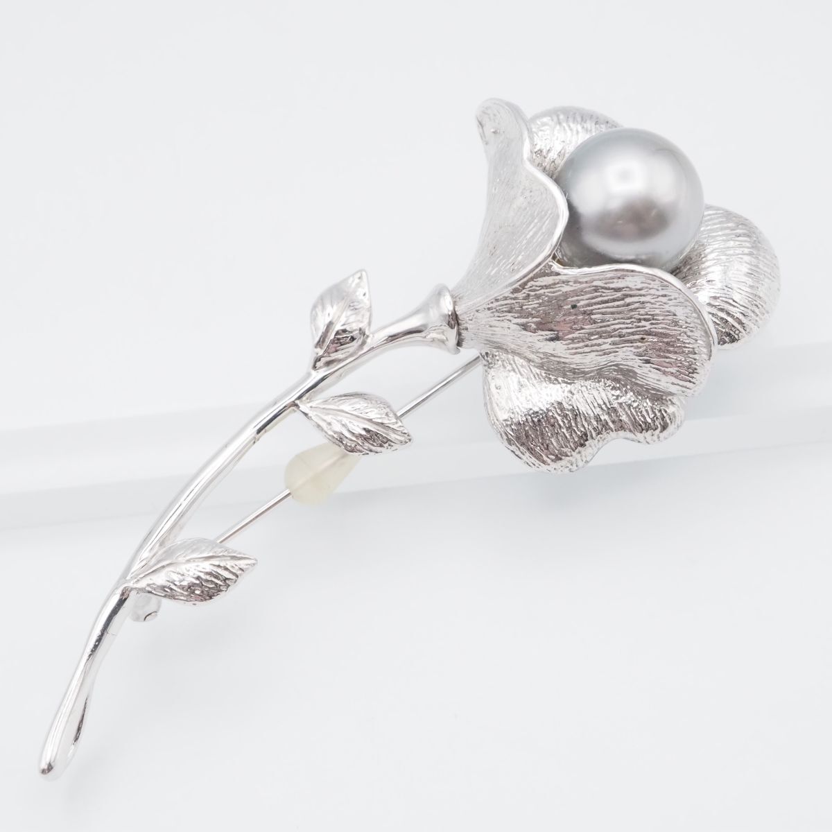 F074 黒蝶真珠 パール SILVER刻印 ブローチ フラワー デザイン シルバー コサージュ 6月誕生石