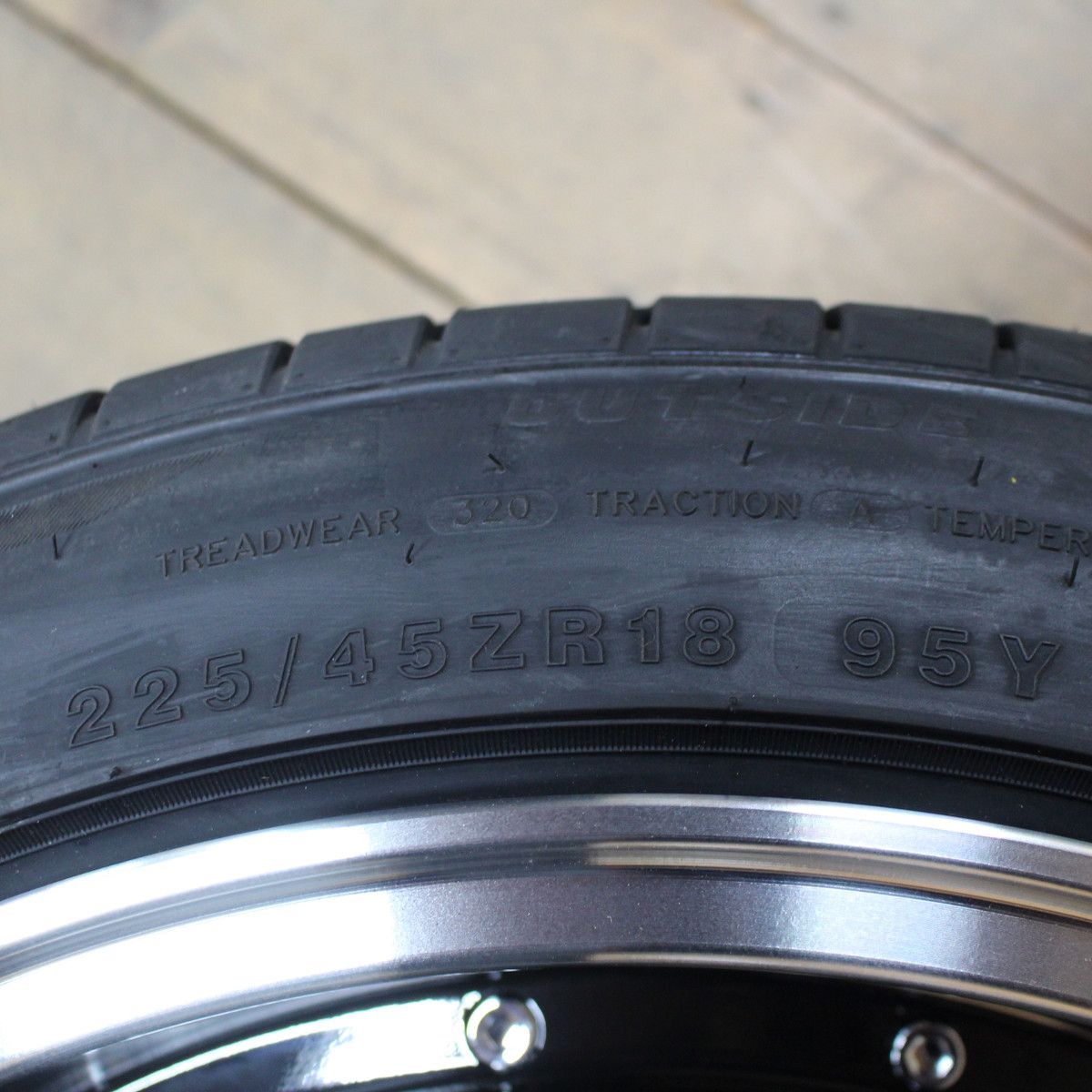 200系 ハイエース オーバーフェンダーサイズ 18インチ 9J+25 ファブレス LM-9ワイド ブラック 225/45R18 新品 タイヤ  ホイール 4本SET - メルカリ