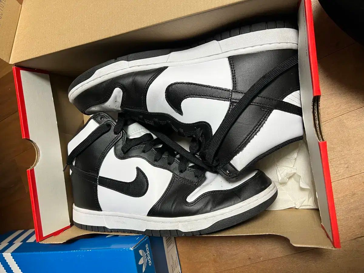 ナイキ ジョーダン ダンク ハイ レトロ チャンピオンシップ 白 280