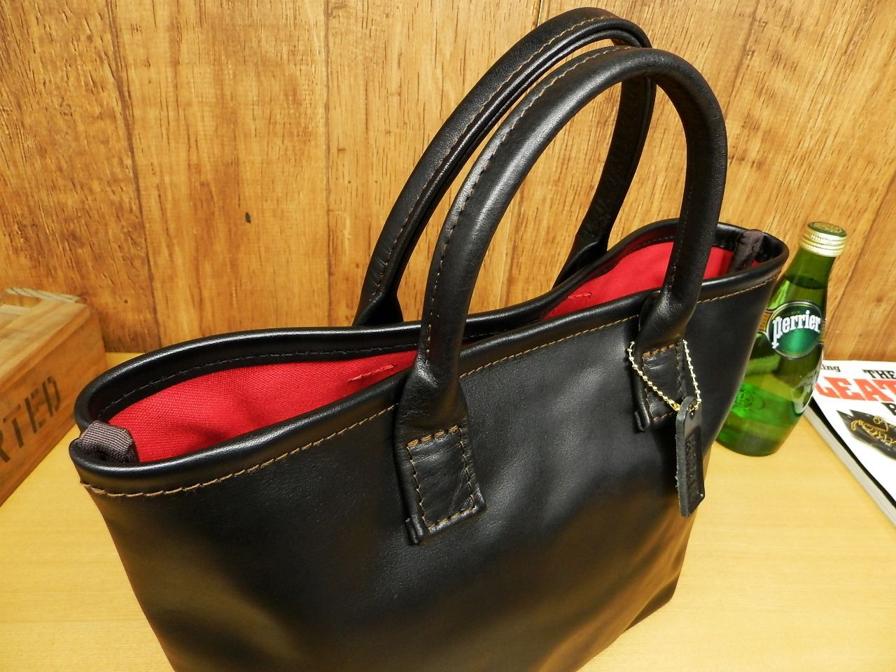 ☆Sサイズ☆レッド裏地×黒スムースのミニトートバッグ♪本革レザー赤