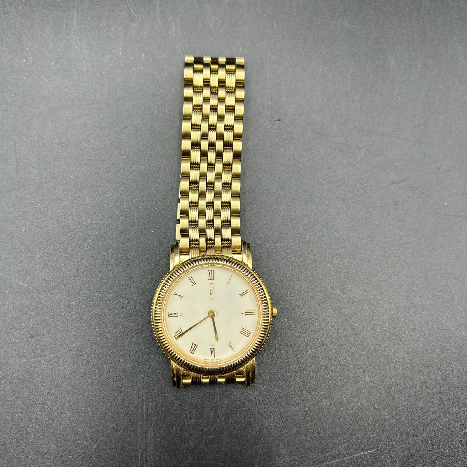 稼動品　イヴサンローラン　YSL ゴールドケース　コンビカラー　黒　腕時計 イヴサンローランYSL レディース 腕時計 ゴールド 黒文字盤 コンビ