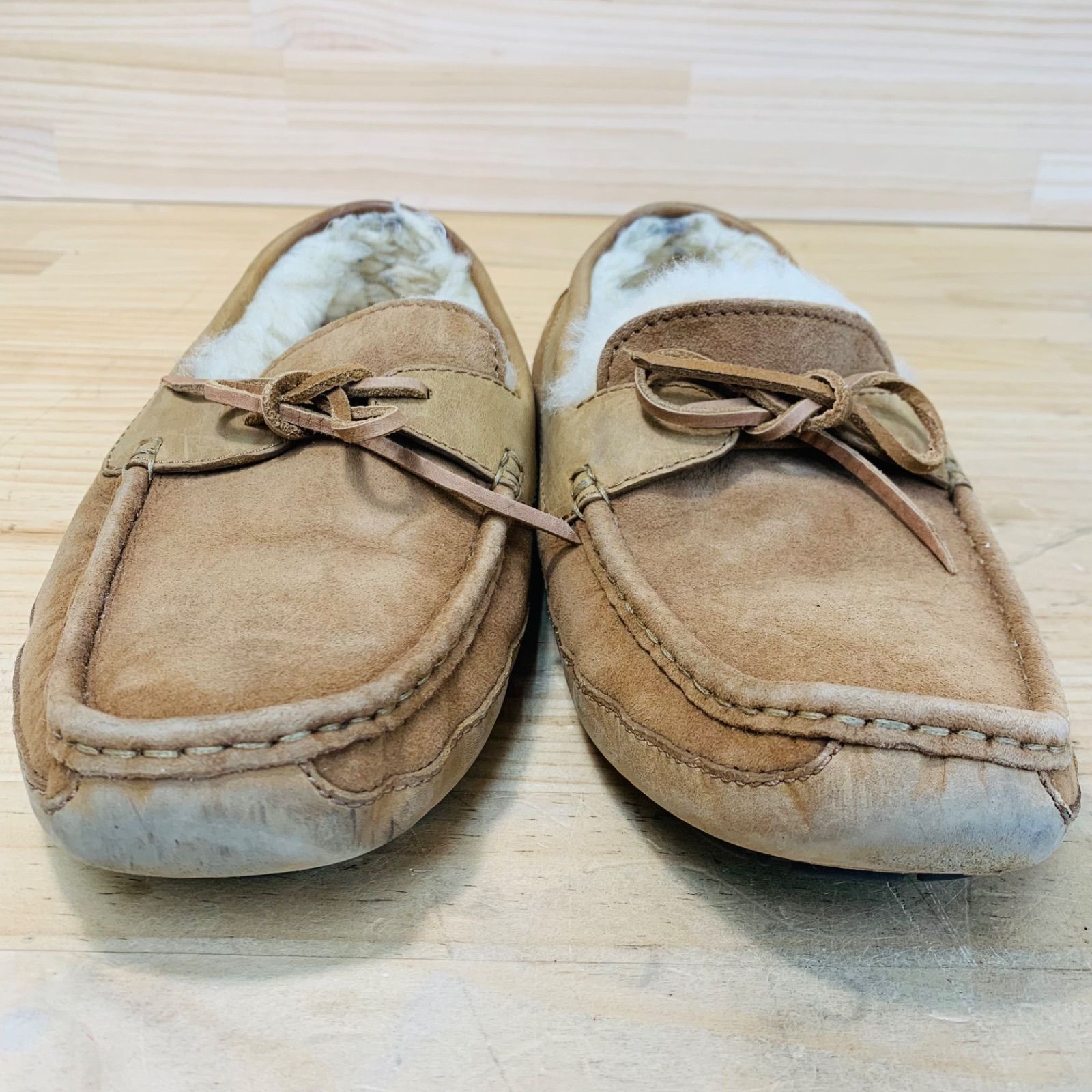 V30822 UGG メンズ バイロン モカシン ムートン スリッポン