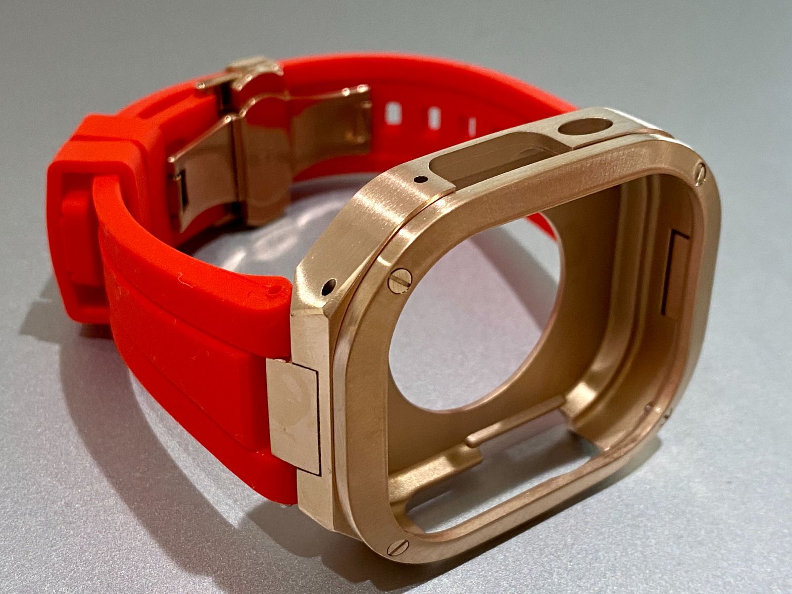 ローズゴールド×レッド★アップルウォッチバンド ラバーベルト カバー　ステンレス Apple Watch ケース 49mm ウルトラ　ultra スポーツ メンズ レディース キラキラ