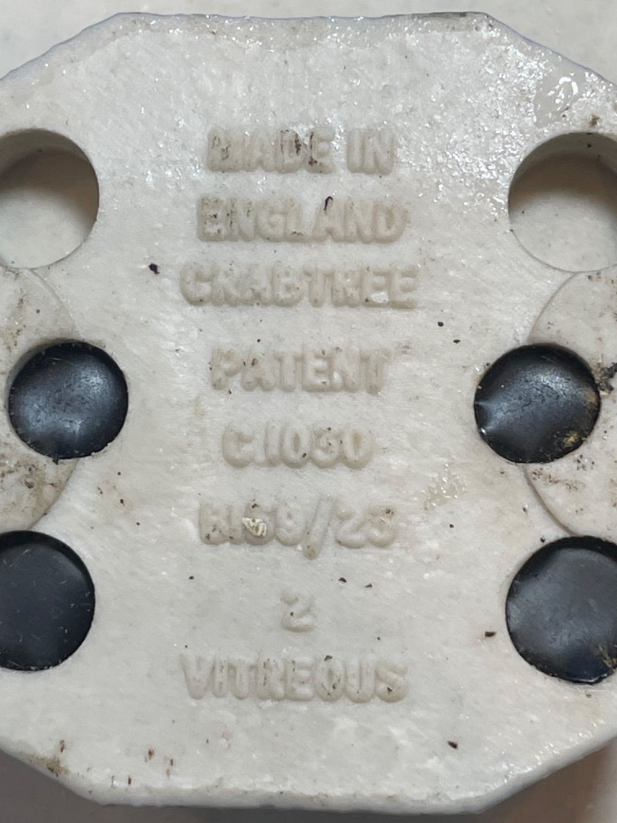 陶器製スイッチカバー 真鍮製トグルスイッチ