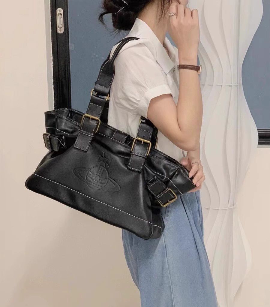美品 ヴィヴィアンウエストウッド ショルダーバッグ 肩掛けかばん キャンバス 楽天市場】キャンバス ショルダー（ブランドヴィヴィアン