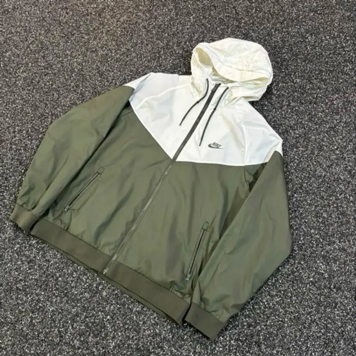Nike(ナイキ） ツートン フューチュラ ウインドブレーカー 6225