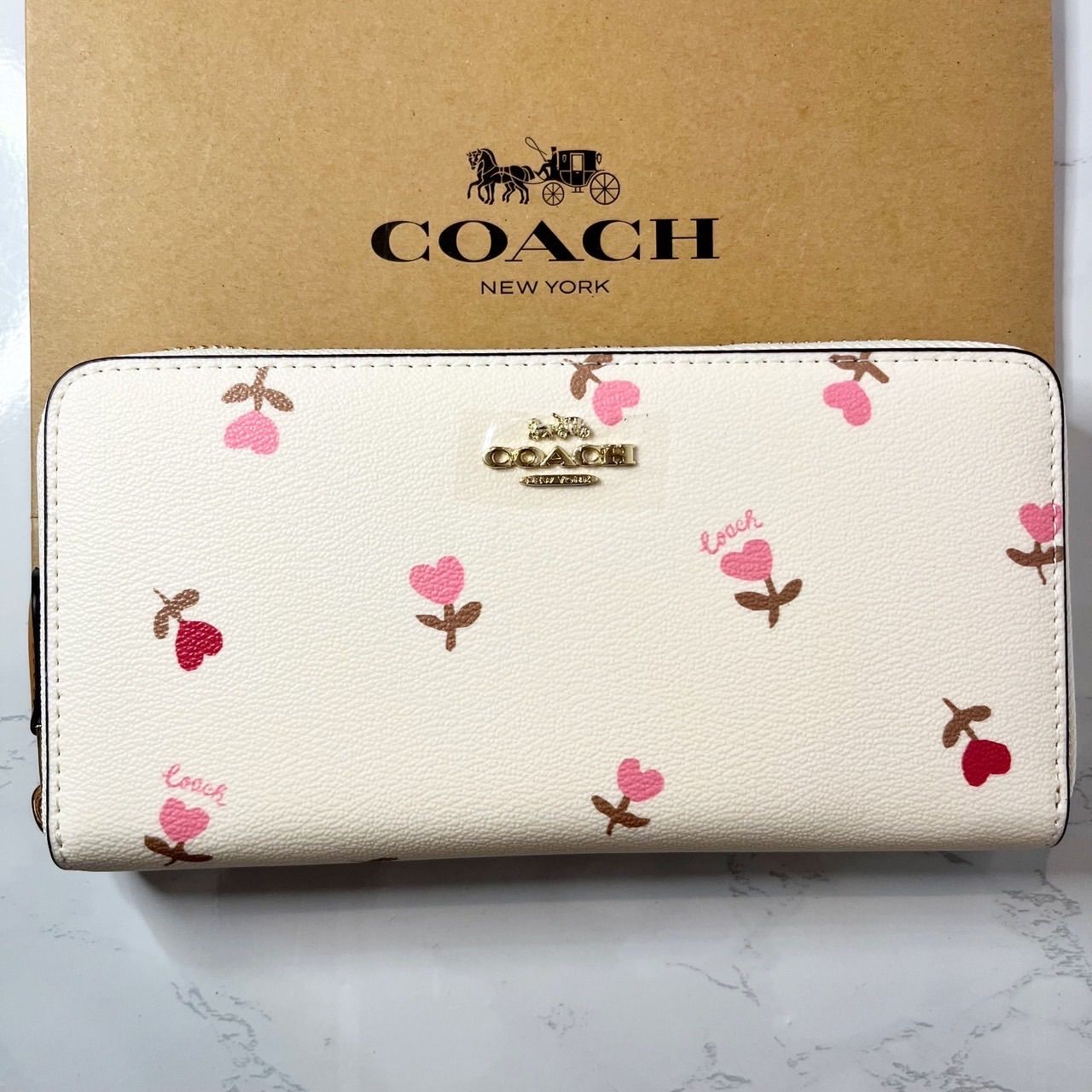 COACH 長財布 ハート柄 - 長財布