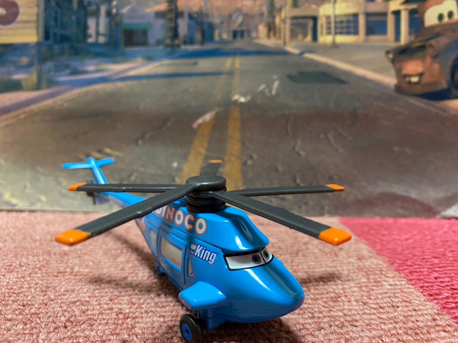 ディズニーカーズ 新品ジャンク ダイナコ・ヘリコプター 33cm Yahoo!オークション - ディズニー ピクサー カーズ ダイナコ