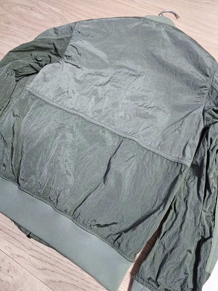 ナイロンメタル