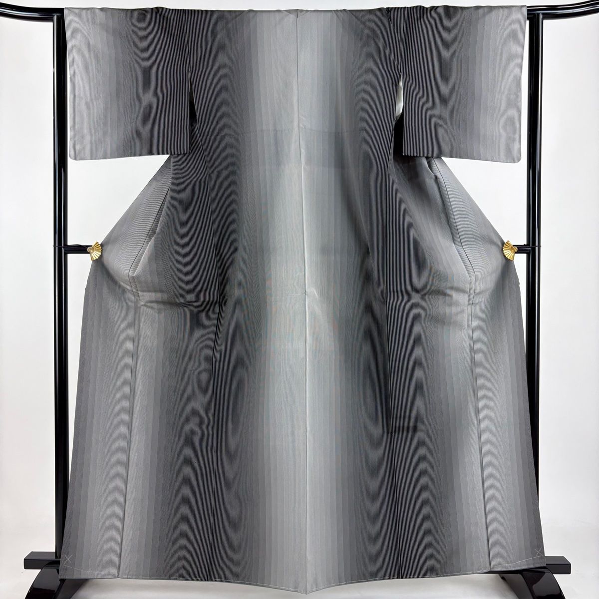紬 身丈161.5cm 裄丈64cm M 袷 縦縞 黒灰 正絹 秀品