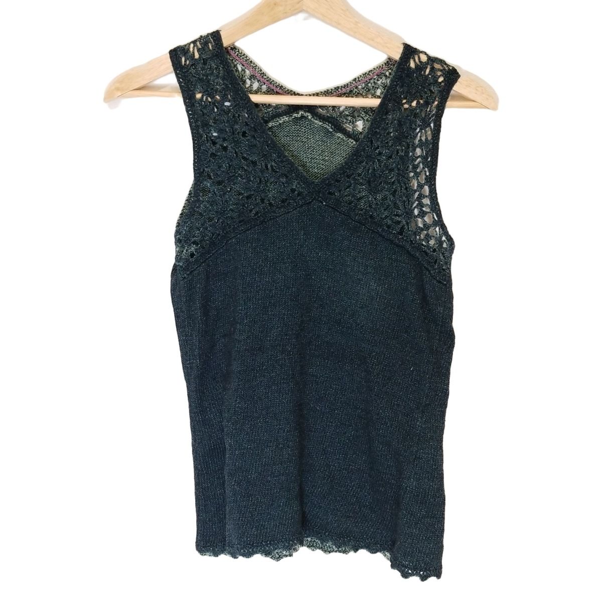 Pallas Palace(パラスパレス) ノースリーブカットソー サイズ0 XS レディース美品  - ダークグリーン Vネック Pallas Palace(パラスパレス) ノースリーブカットソー サイズ0
