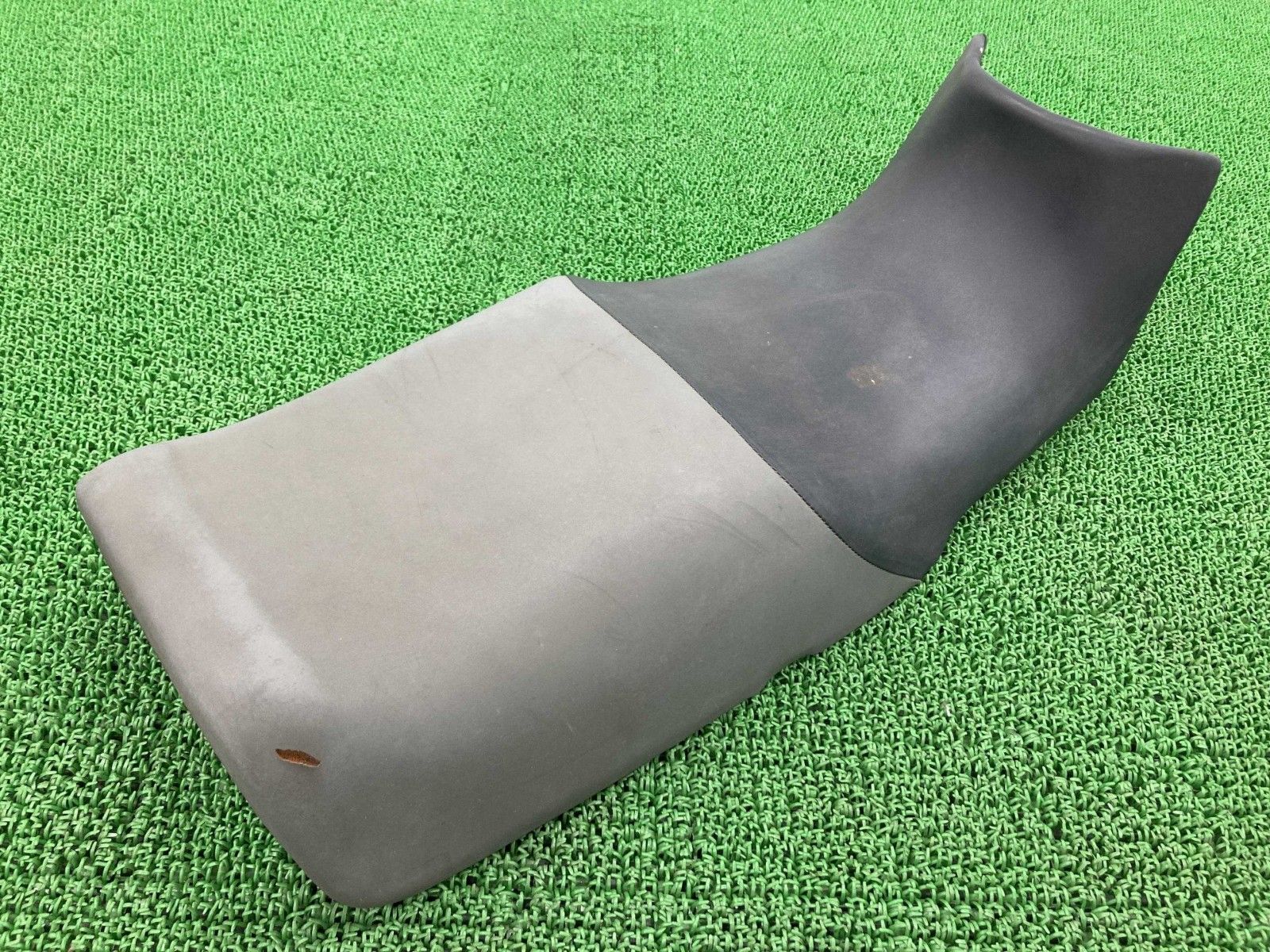 GSX250Sカタナ シート 45D スズキ 社外 中古 バイク 部品 GJ76A 修復