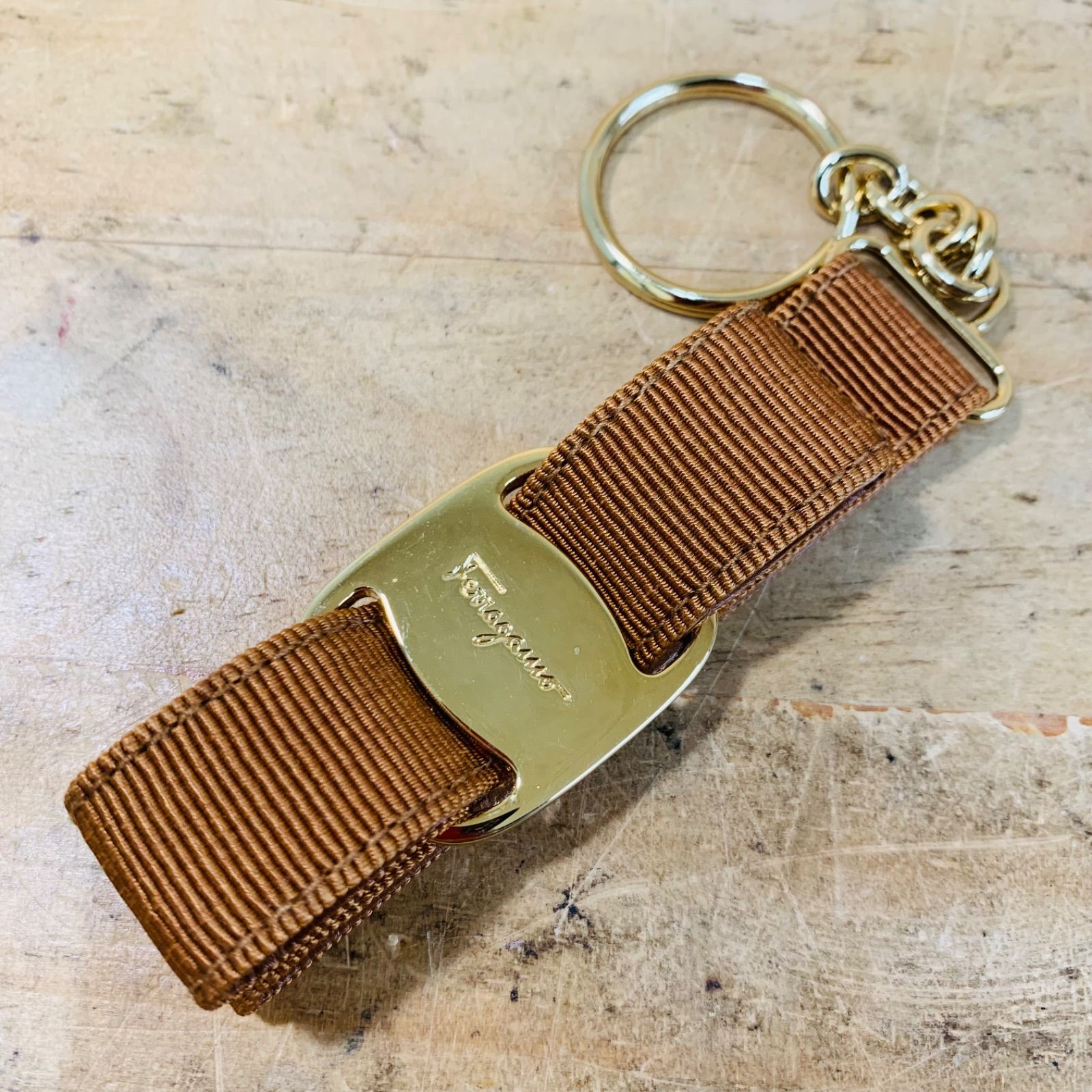 2S40464 Salvatore Ferragamo フェラガモ キーホルダー