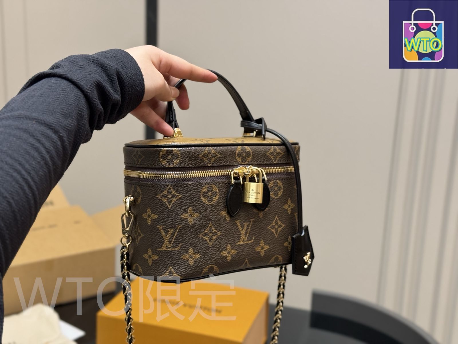 ◆エレガントでスリム【 Louis Vuitton 】ヴァニティ ポーチ ◇エレガントでスリム【 Louis Vuitton 】ヴァニティ ポーチ