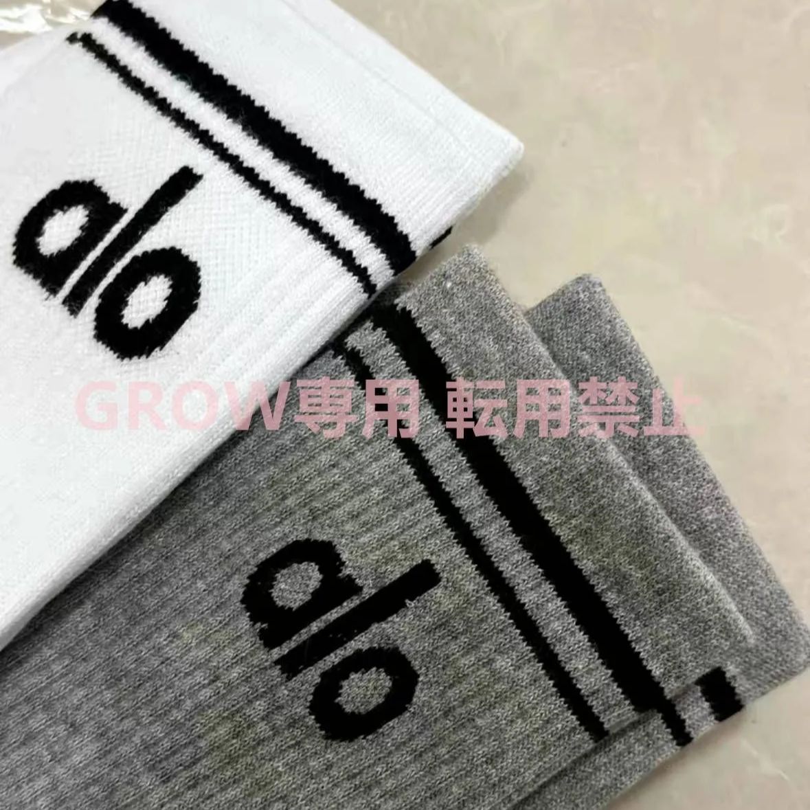 新品未使用Alo Yoga ユニセックス ハーフクルー スローバック ソックス 6色からできます  男女兼用