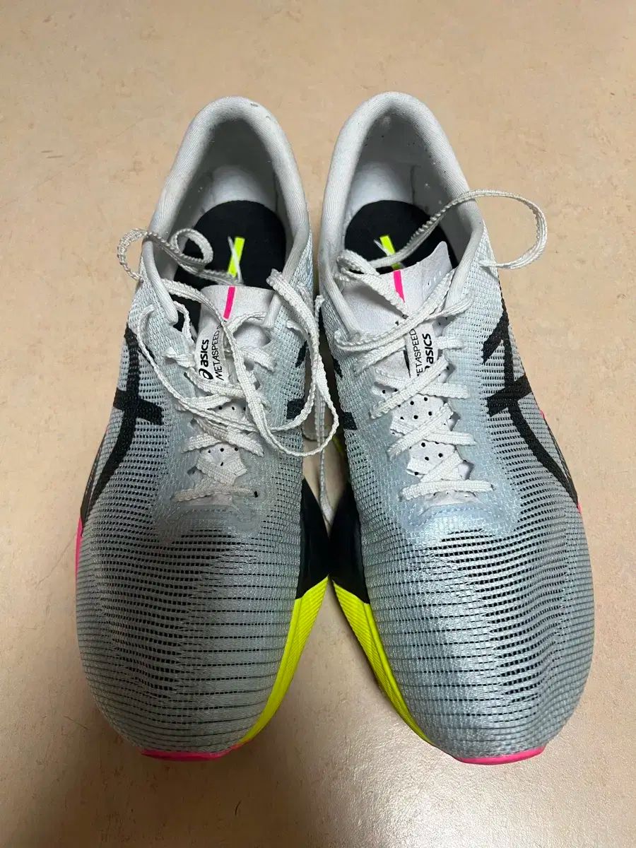 Asics アシックス