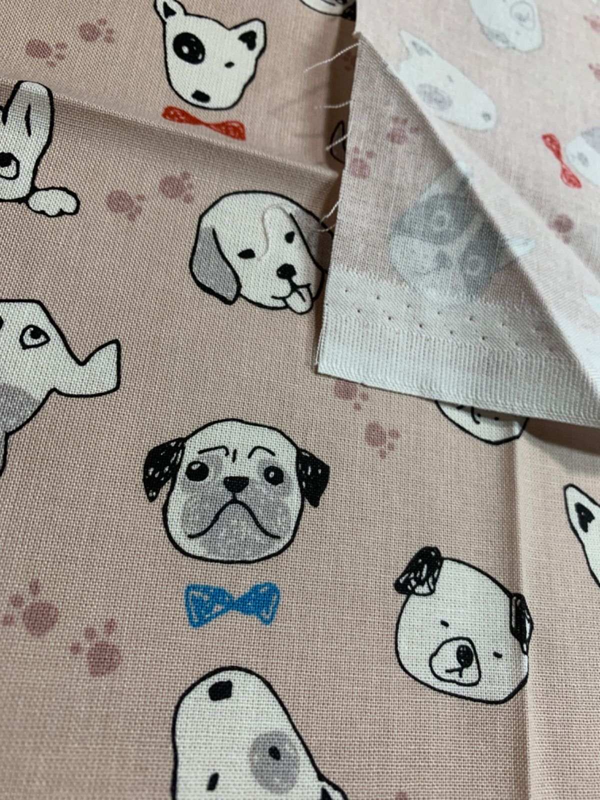 カットクロス 生地 はぎれ 50×50 犬フェイス くすみピンク - メルカリShops