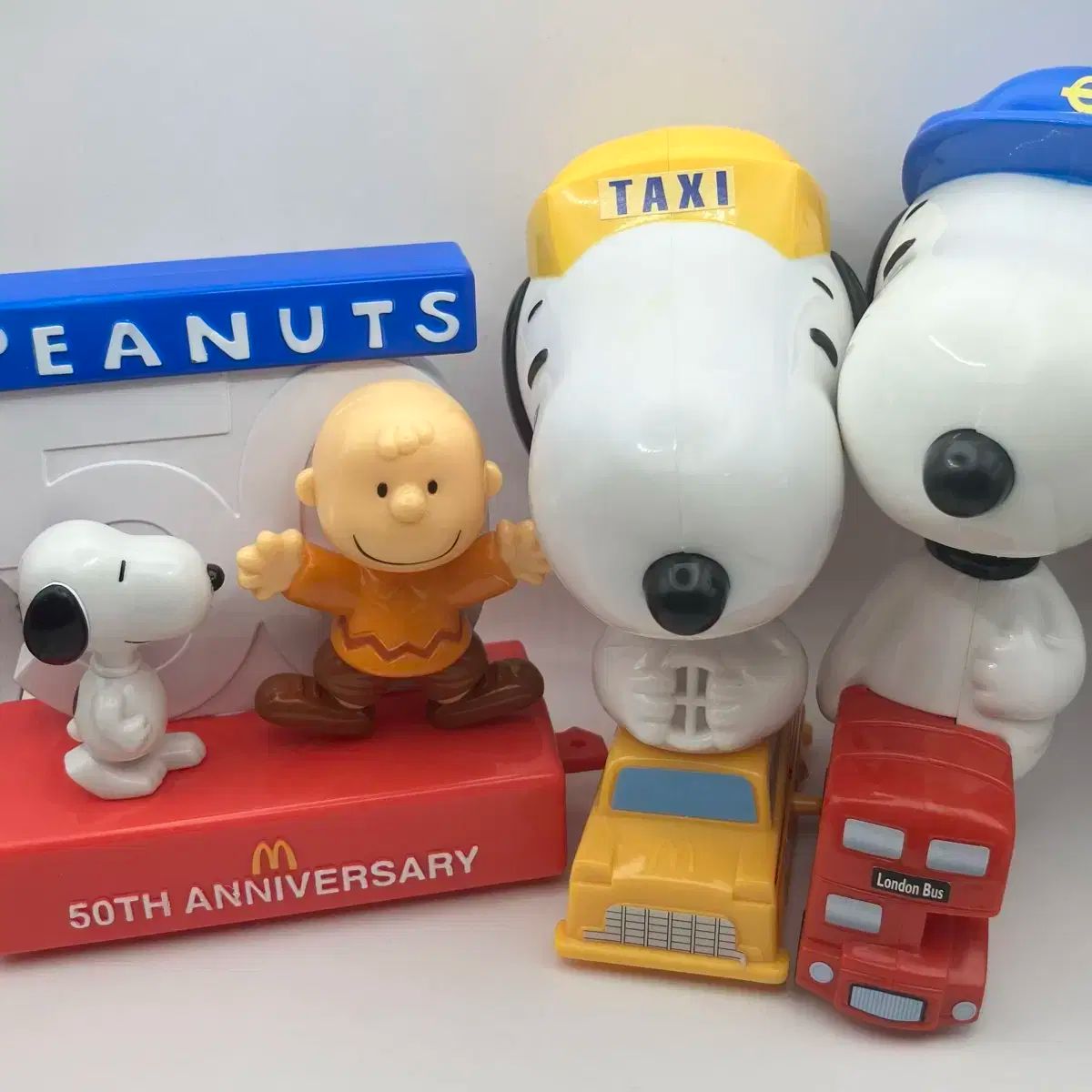 ぴーなっつ。出品 ピーナッツ スヌーピー 50 記念日 バス タクシー ハッピーセット