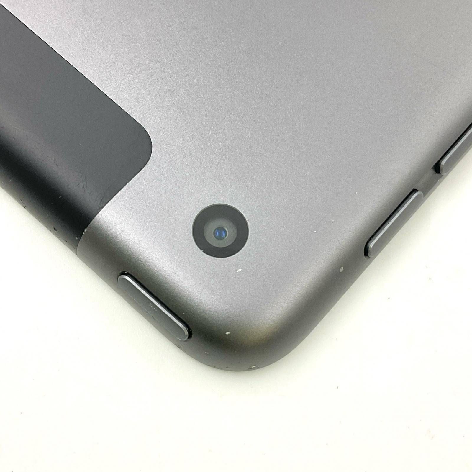 Apple iPad 第8世代 32GB スペースグレイ WiFi+Cellular オファー au