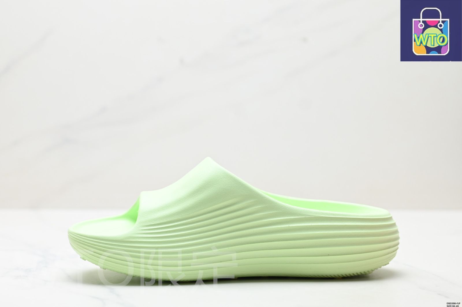 Nike ReactX REJUVEN8 Slide ナイキ シンプルで快適な 穴付き