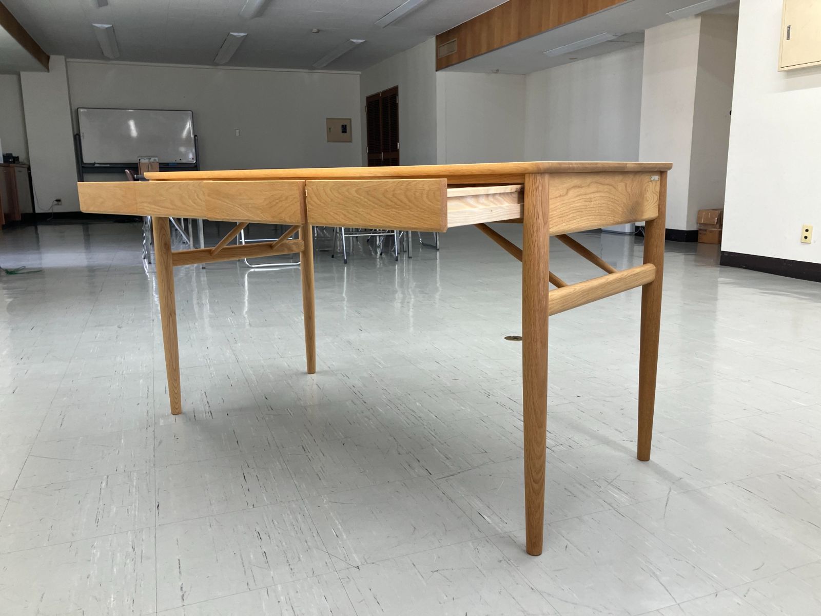 北の住まい設計社（ライティングデスク）