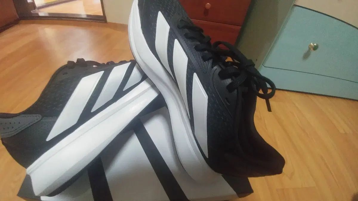 アディダス ランニングシューズ デュラモSL RC ランファルコン3