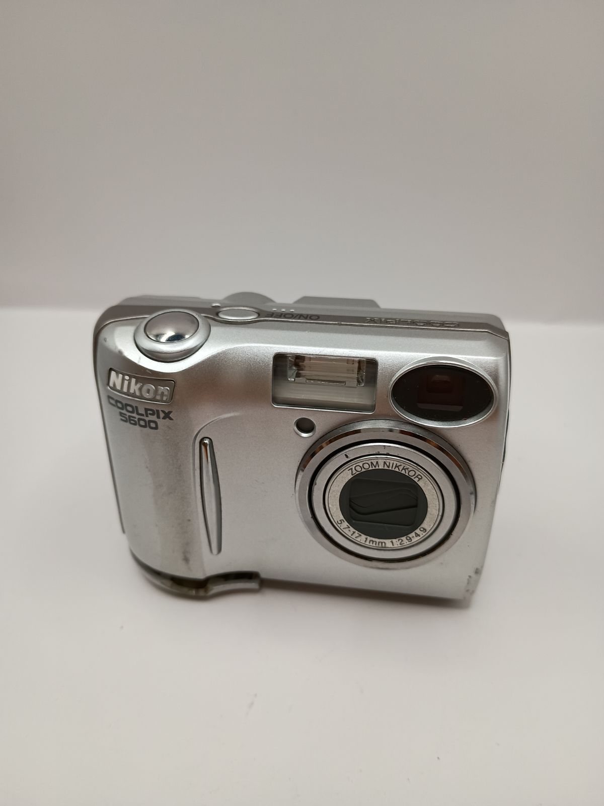 Nikon Coolpix E5600 デジタルカメラ SDカード付【動作品】 0788 【動作確認済】Nikon COOLPIX デジタルカメラ E5600同梱