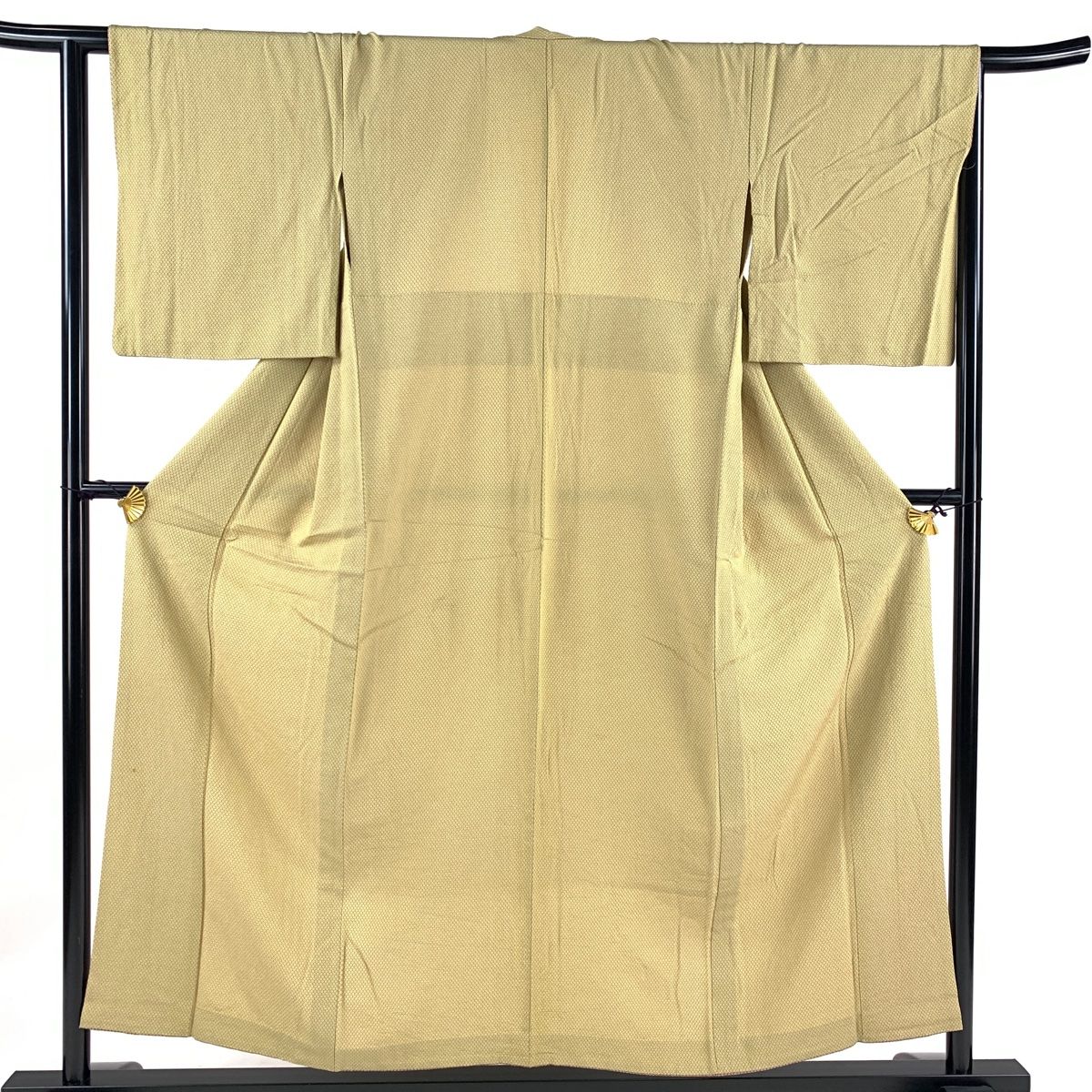 紬 身丈153.5cm 裄丈64cm M 単衣 幾何学模様 クリーム 正絹 秀品 中古 紬 身丈153.5cm 裄丈64cm M 単衣 草花 菱 灰茶 正絹 美