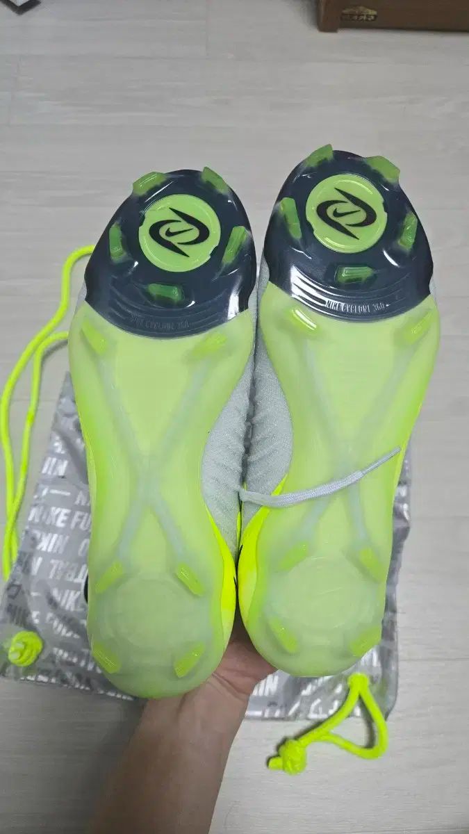 235mm サッカーシューズ