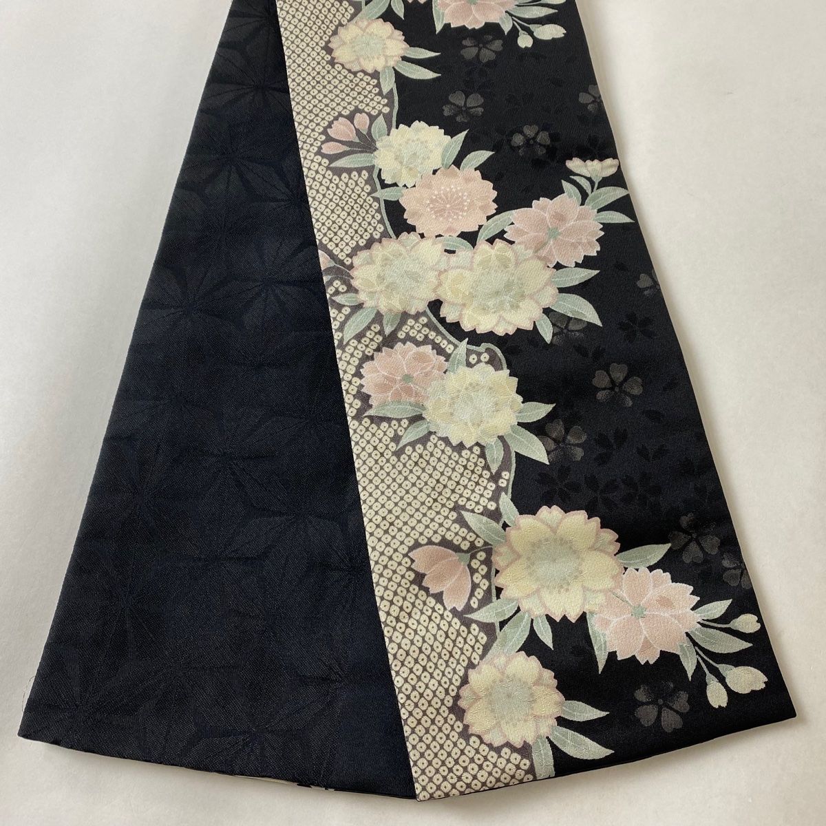 半幅帯 優品 桜 疋田柄 黒 化繊