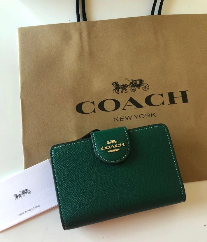 6390  コーチ　二つ折り財布　緑　グリーン　シンプル COACH（コーチ） 財布 レディース 2つ折り 折財布 コンパクト