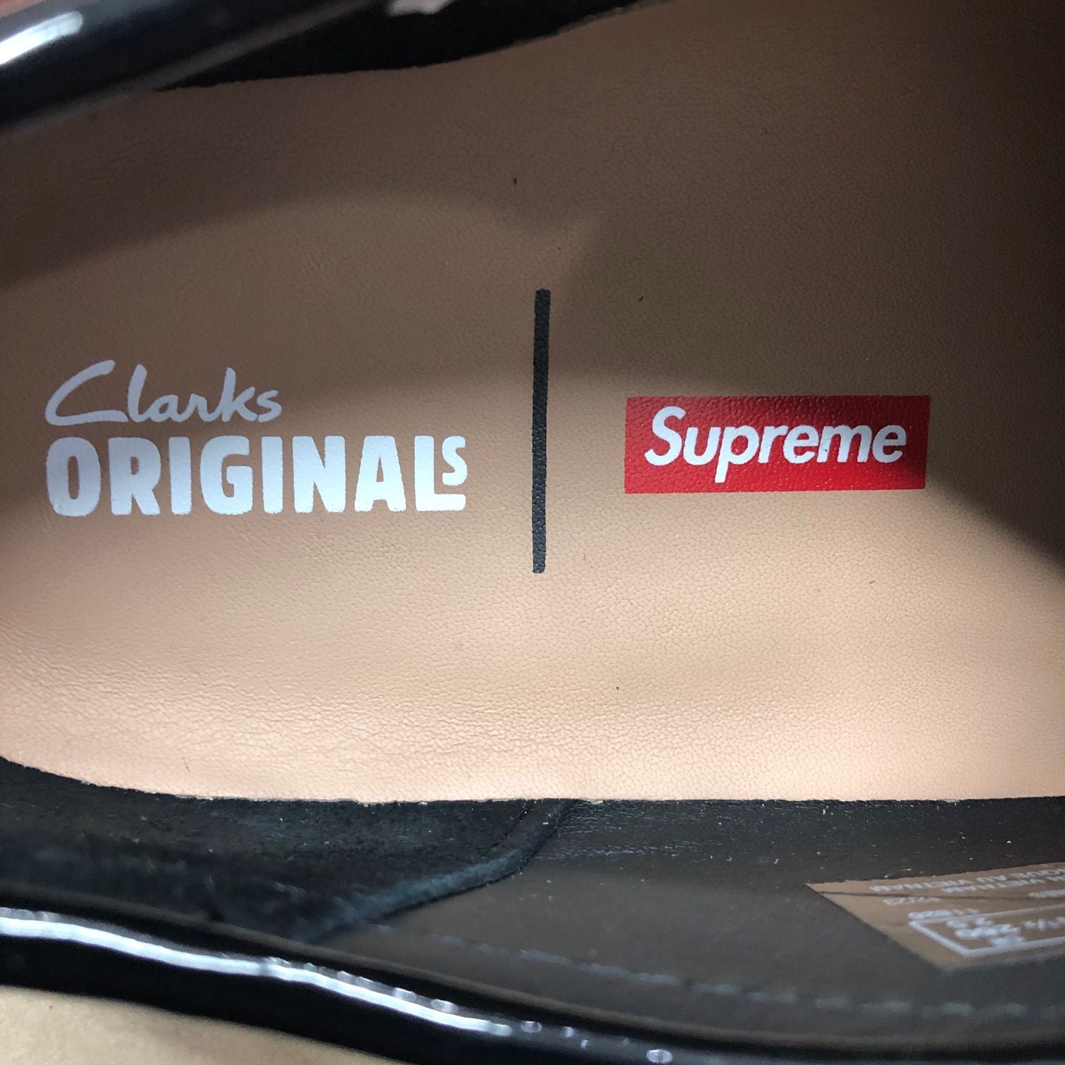 新品 国内正規 Supreme 24SS Clarks Patent Leather Wallabee 新品 国内正規 Supreme 24SS Clarks Patent Leather Wallabee