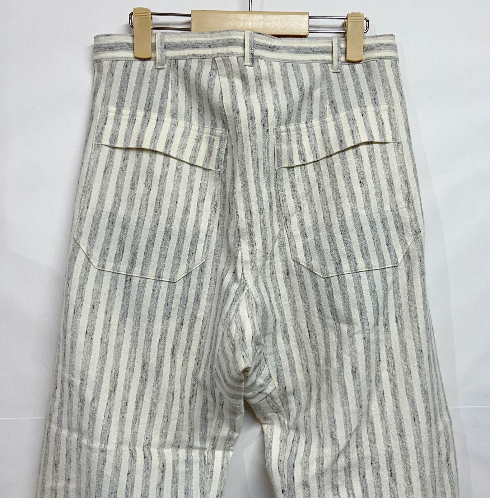 JAN JAN VAN ESSCHE｜ヤンヤンヴァンエシュ PLEATED TROUSERS