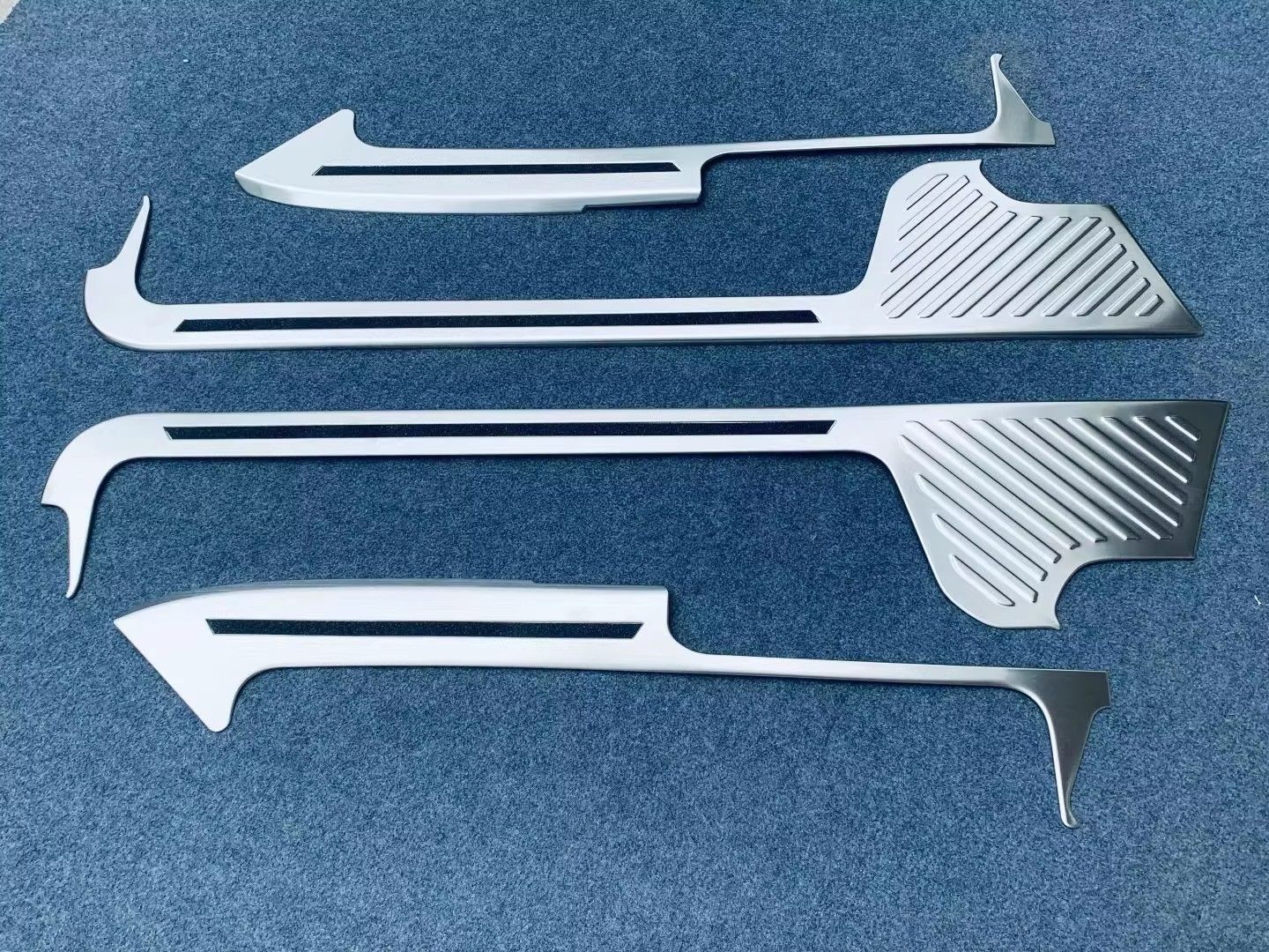 レクサス LM300h LM500h 用 ステンレス スカッフプレートカバー 内側用 4P 3色可選