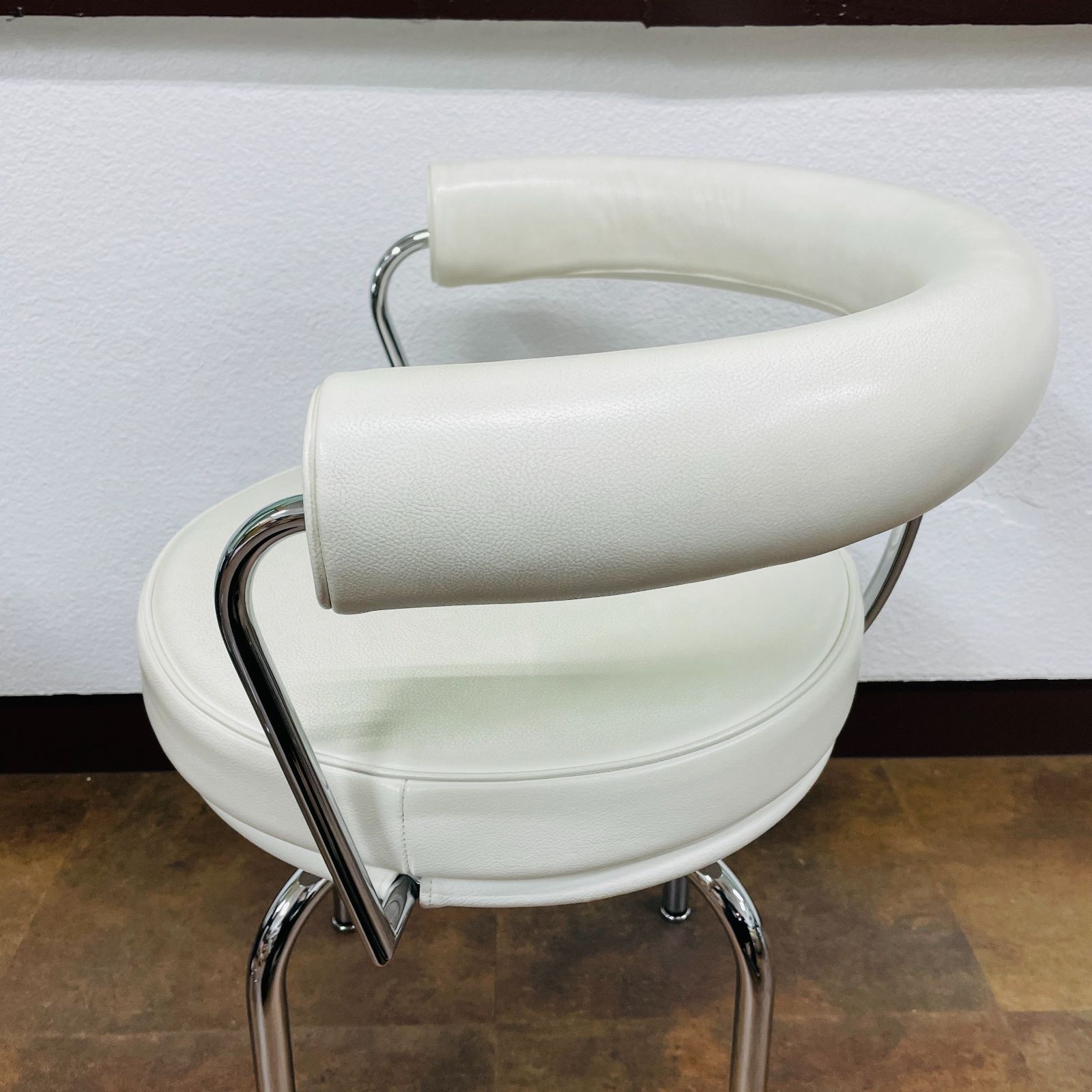 Cassina カッシーナ LC7チェア 本革チェア 7 FAUTEUIL TOURNANT