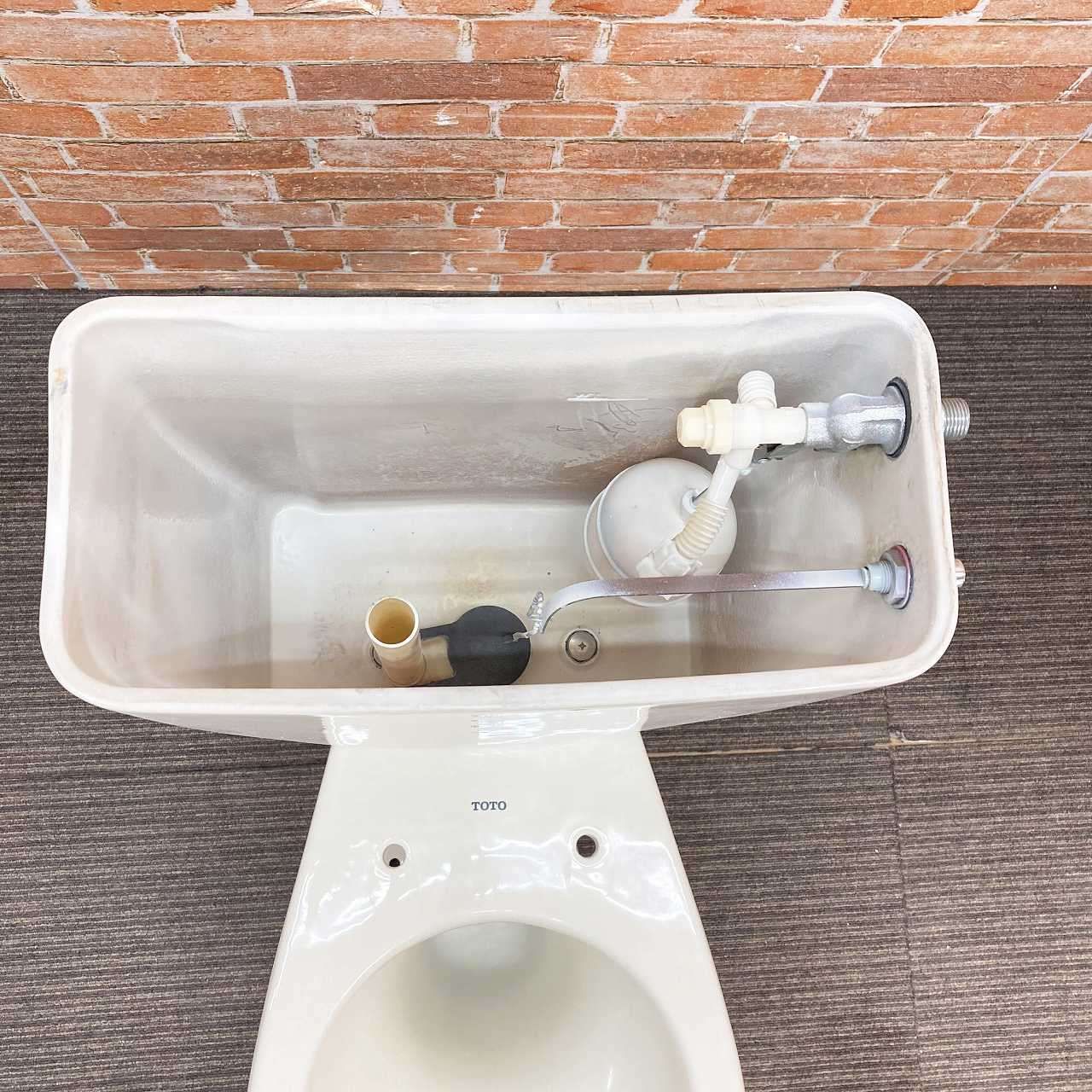  品 TOTO トイレ 洋式便器 壁排水 型番不明 タンク 一式セット 54 R アイボリー 64 J 0063 トイレ 住宅設備