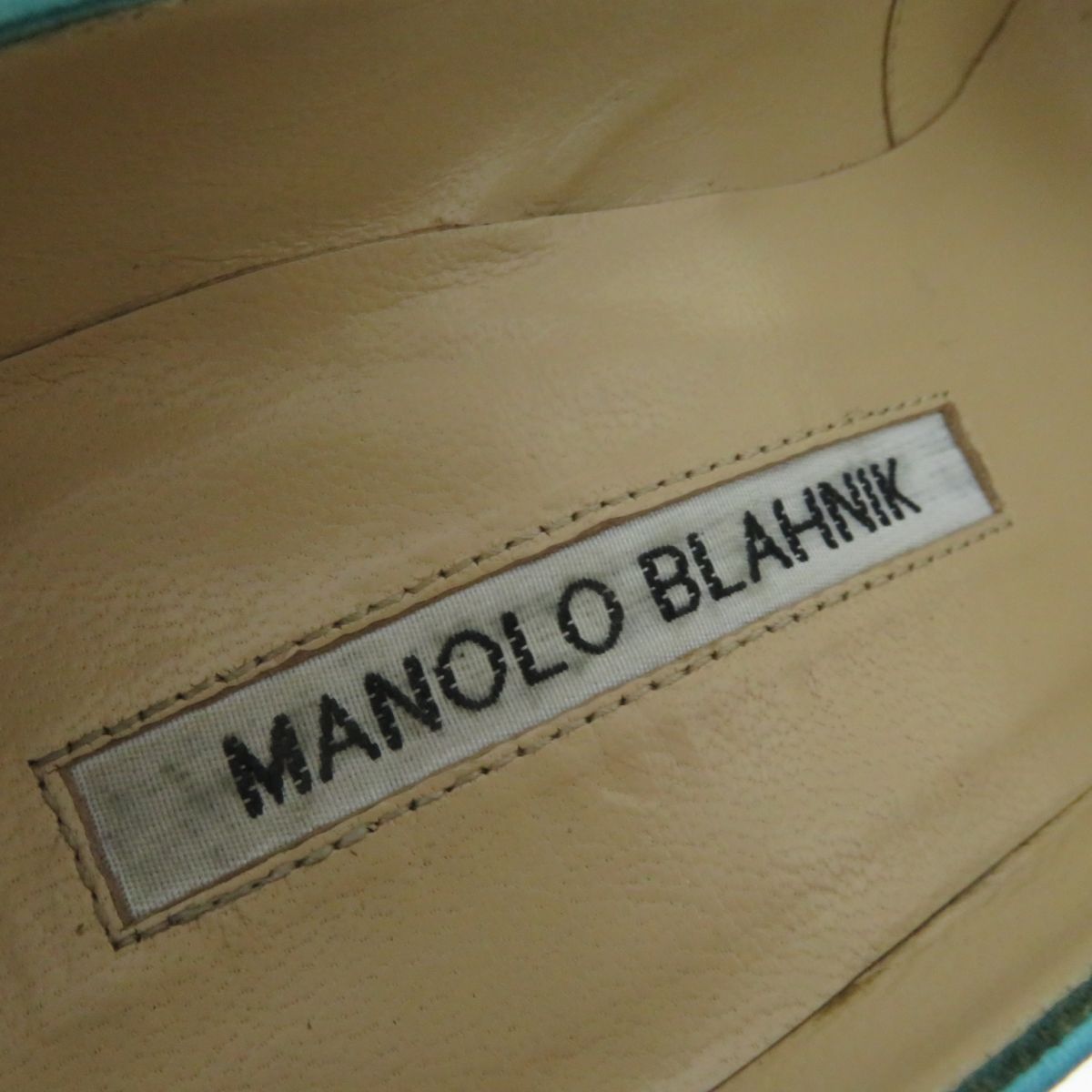 良品☆MANOLO BLAHNIK マノロブラニク ハンギシ ビジュー装飾 ポインテッドトゥ サテン パンプス ライトブルー 34 イタリア製