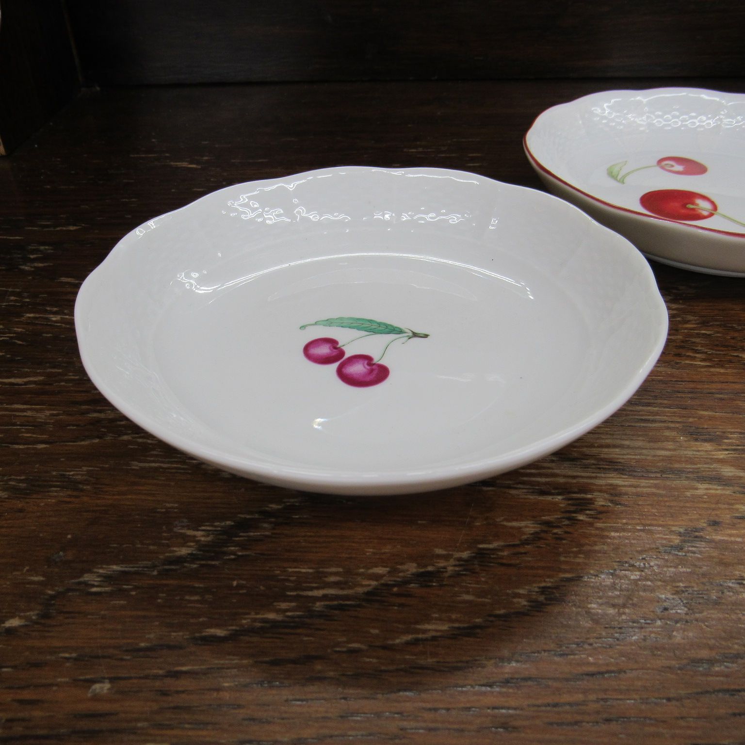 【希少】新品 箱あり＊リチャードジノリ アンティコチェリー シェルディッシュM 希少】新品 箱あり＊リチャードジノリ アンティコチェリー