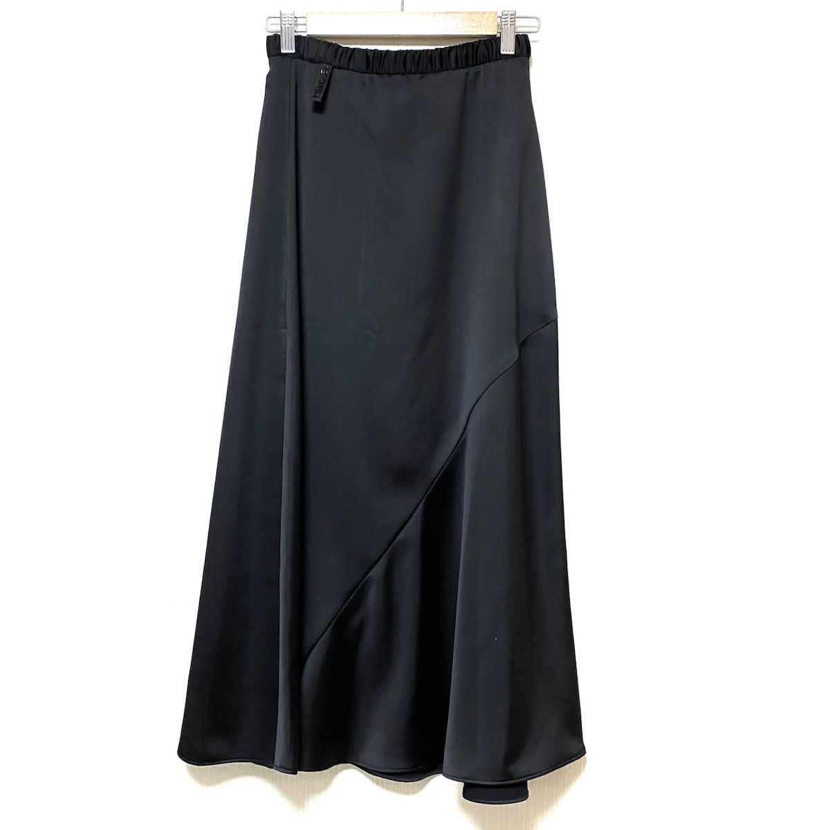 モンクレール　スカート　38サイズ長さ74センチ