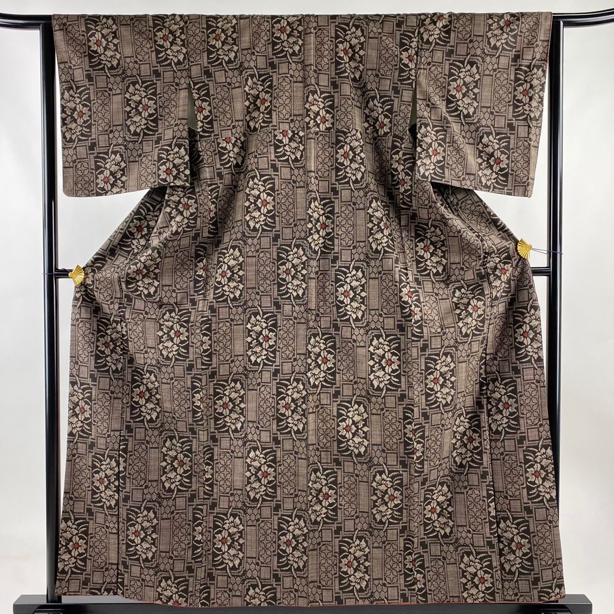 紬 身丈159.5cm 裄丈63.5cm S 袷 草花 幾何学 茶色 正絹 秀品