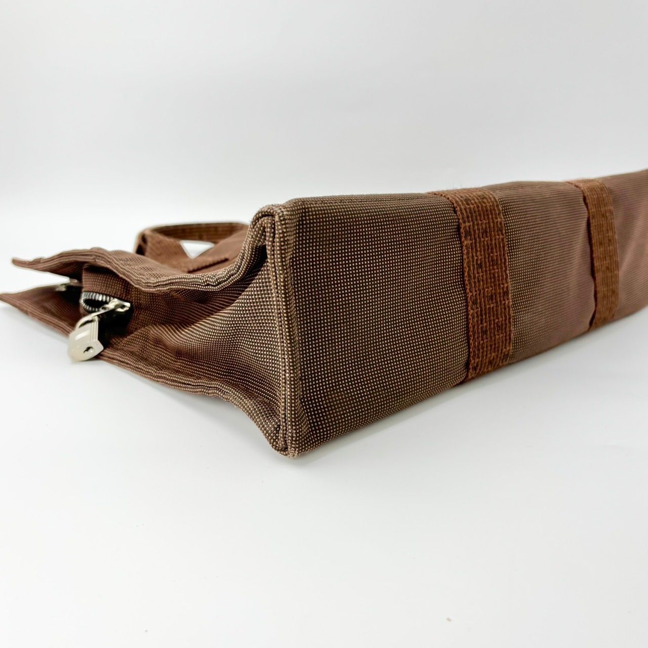 エルメス エールライン トートMM ユニセックス トートバッグ ナイロンキャンバス ショコラ ブラウン 100951M 1215 DECORATOM_COM_BR