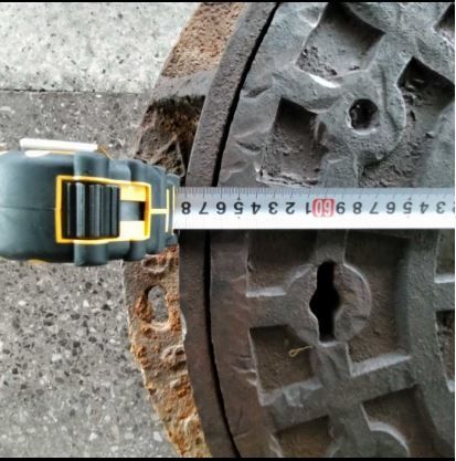 【現地引取のみ】蒲郡市の道路で使用していた下水道用マンホールの”ふた”枠付き
