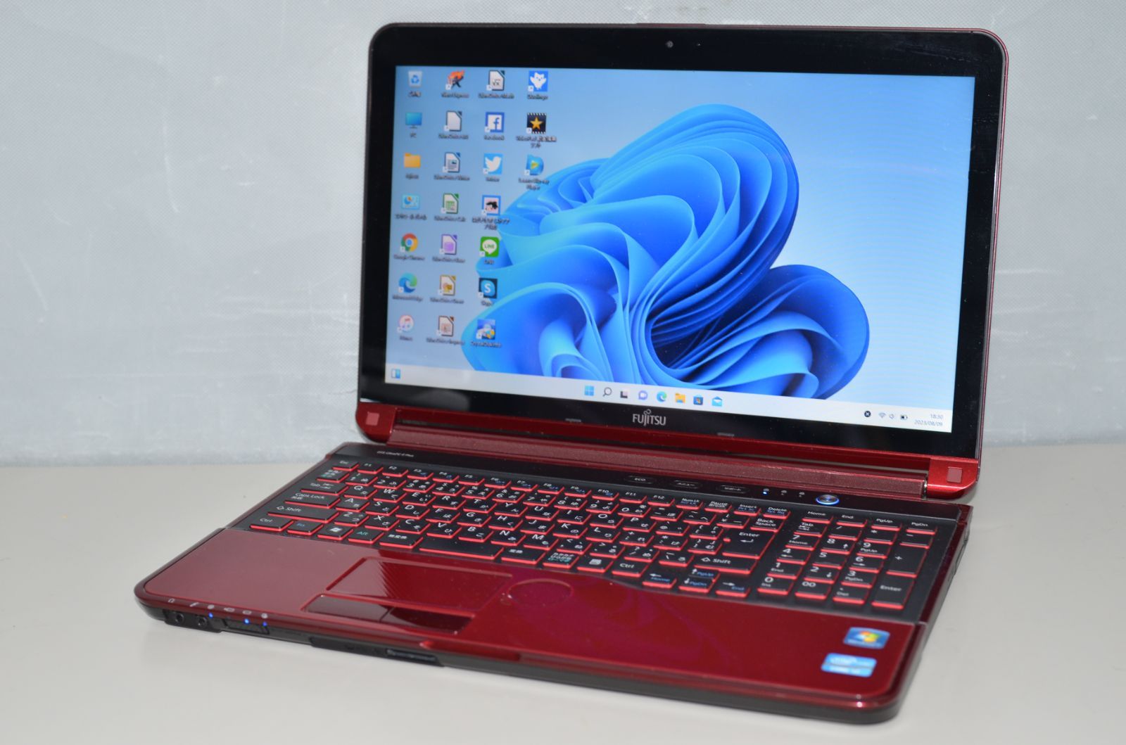 中古ノートパソコン Windows11+office 富士通 AH77/G core i7-2670QM/メモリ8GB/爆速SSD512GB/15.6インチ/無線内蔵/ブルーレイ/webカメラ